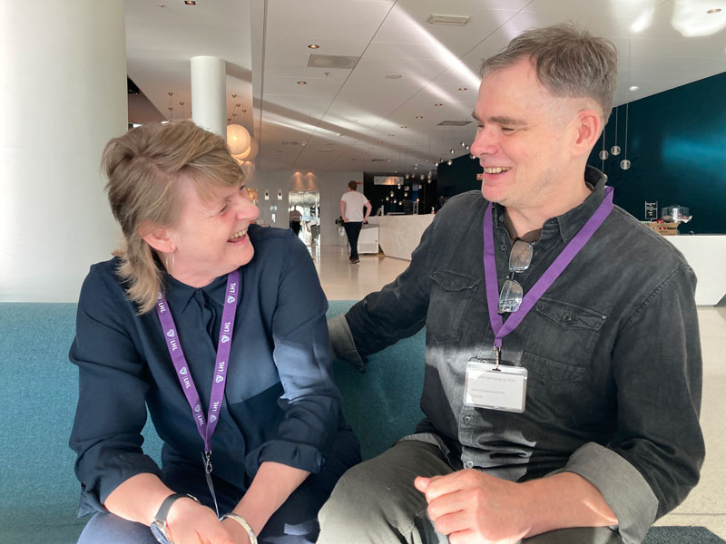 Melissa og Adam p&aring; sykehuset